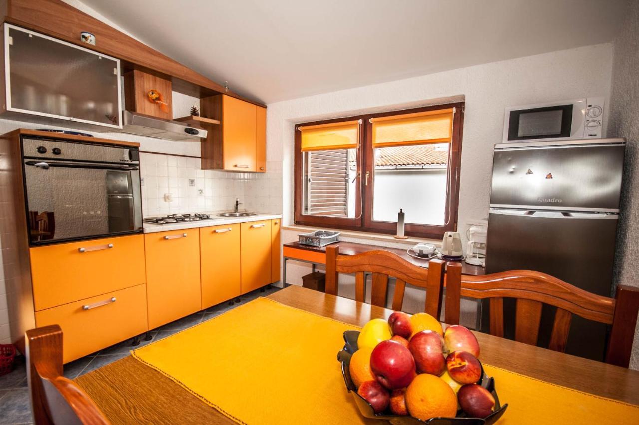 Apartments Mikulina Baška Eksteriør bilde