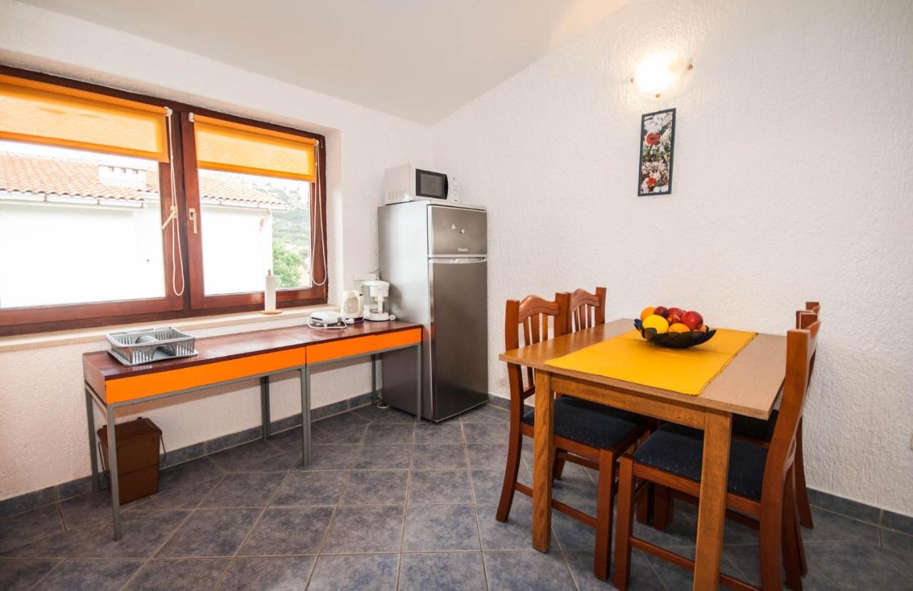 Apartments Mikulina Baška Eksteriør bilde