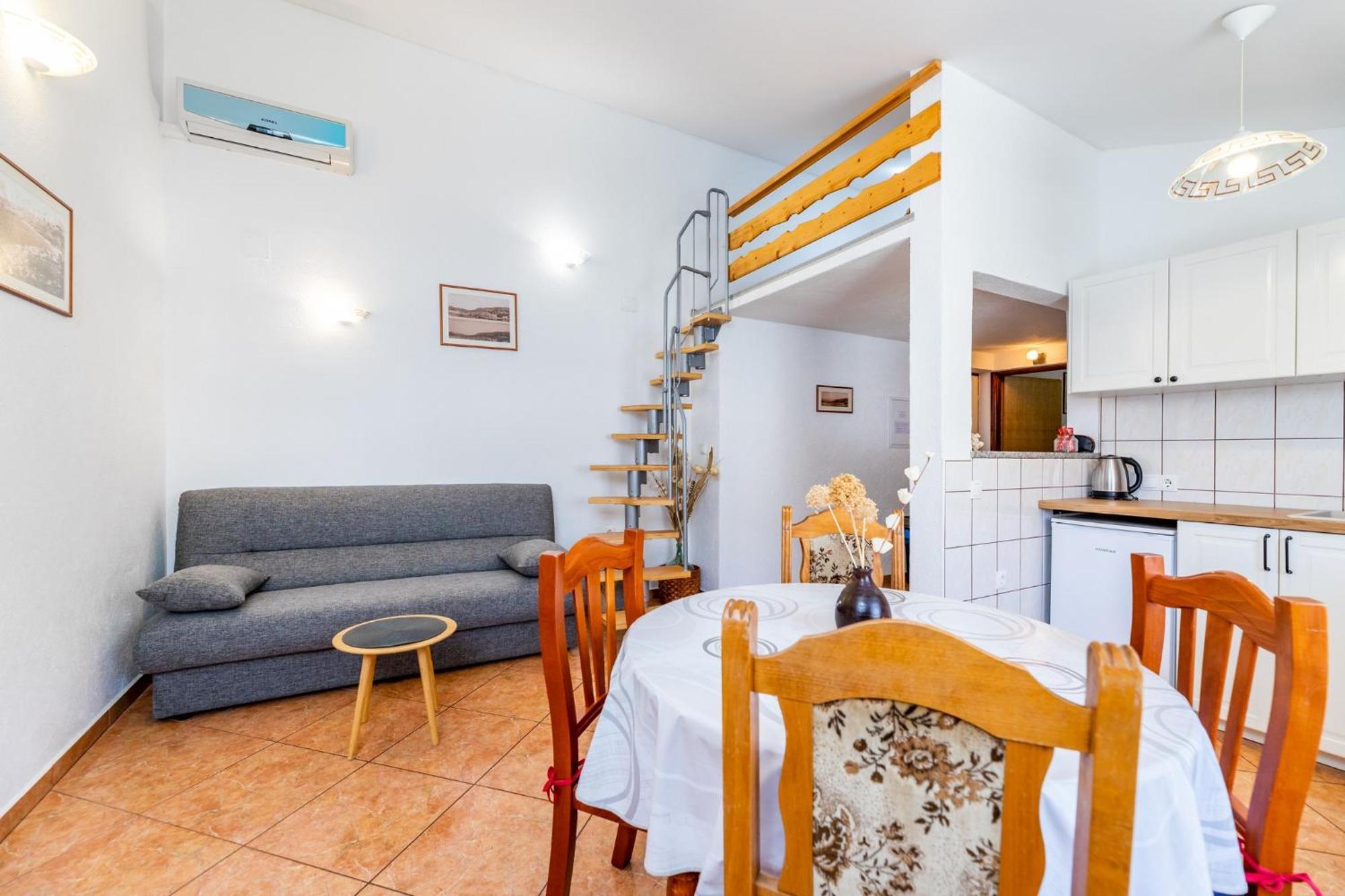 Apartments Mikulina Baška Eksteriør bilde