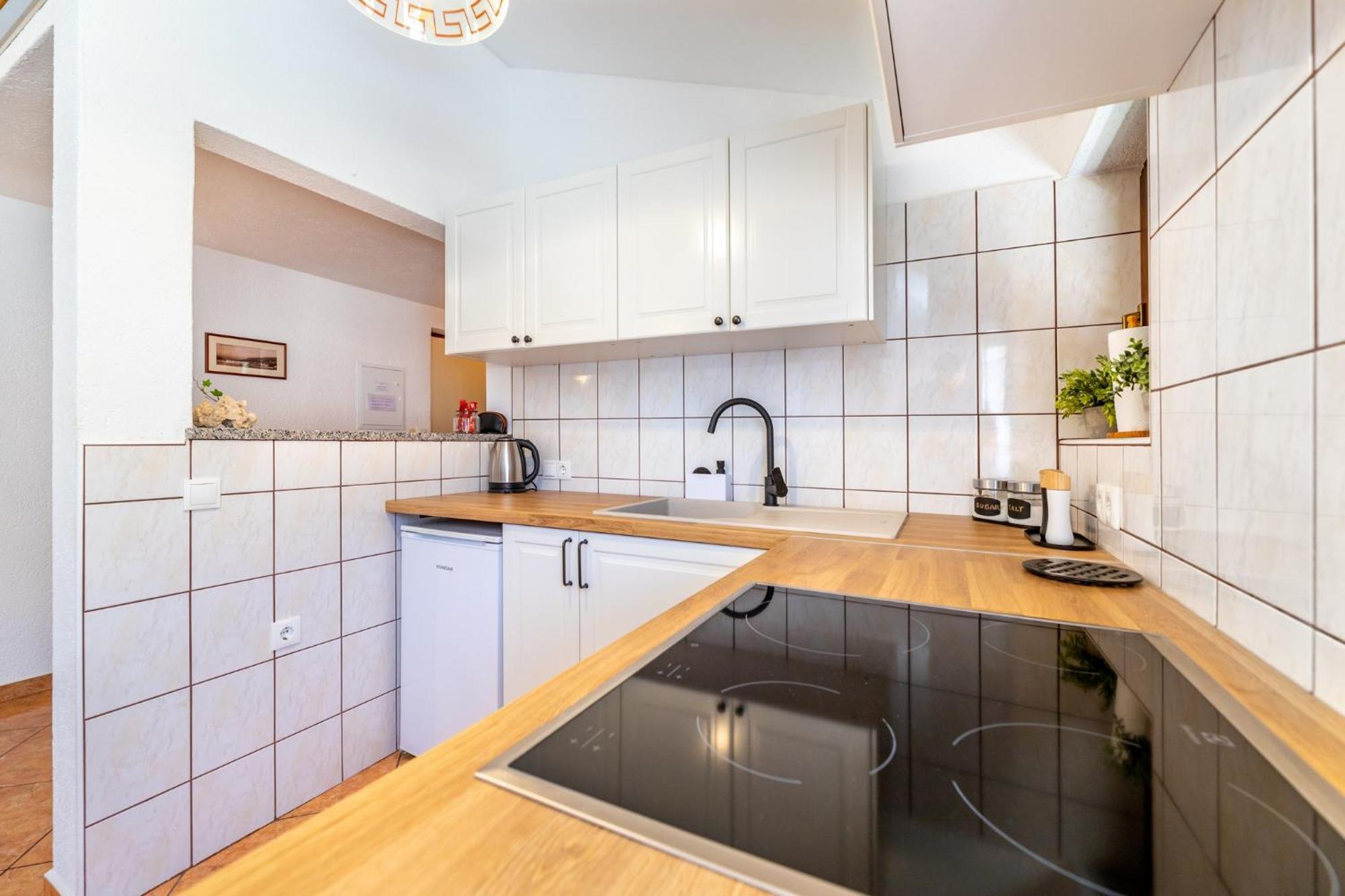 Apartments Mikulina Baška Eksteriør bilde